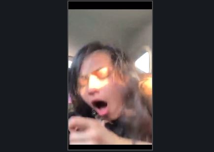 Sakso çekerken sik beni diye ağlayan kız